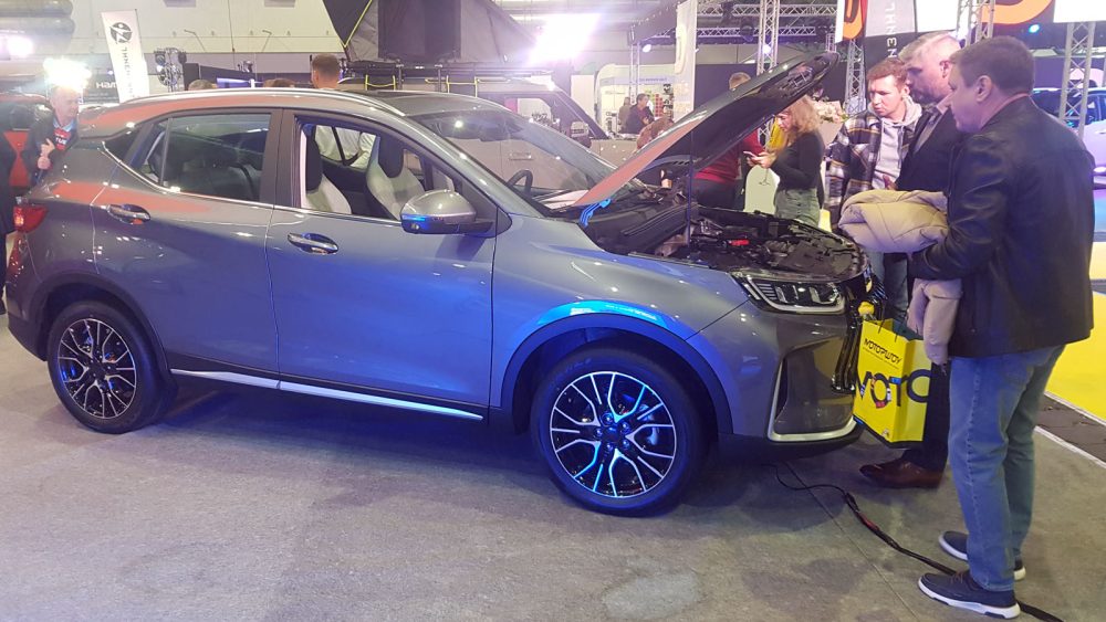 Моторшоу 2024 Jetour x50 сбоку спереди