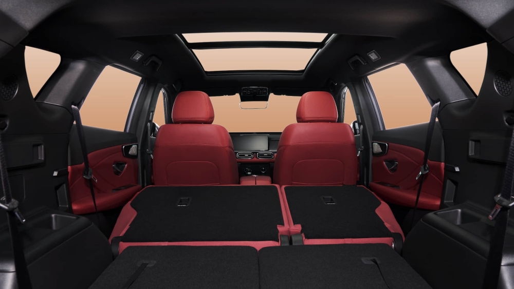 Салон Soueast S07 салон багажник сложен третий ряд второй ряд