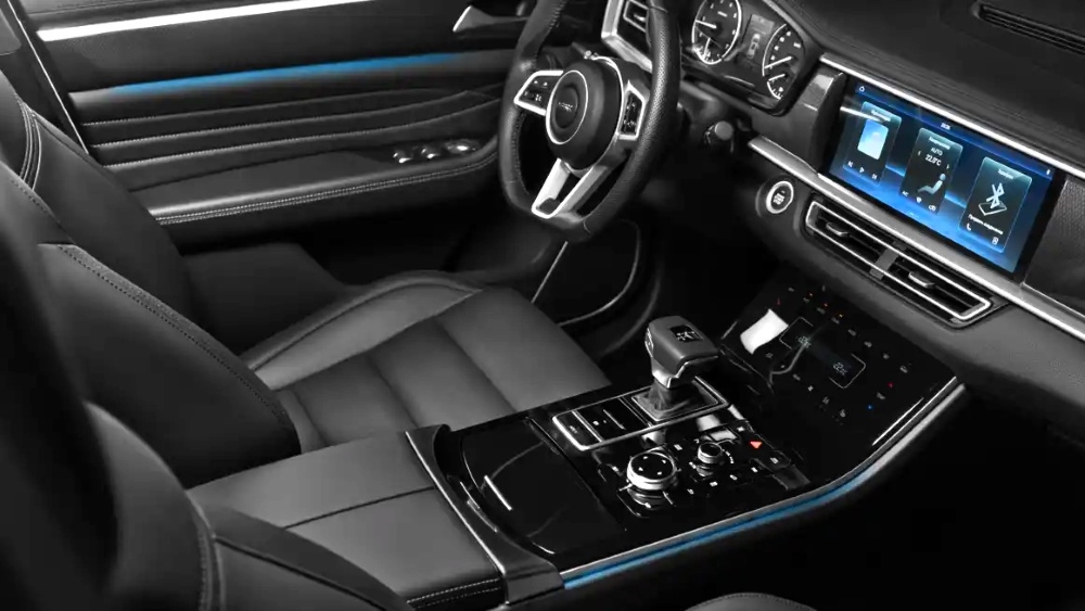 Кроссовер Dongfeng DFSK ix7 обновил интерьер