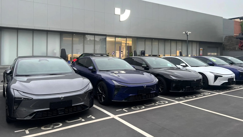 лифтбек Jiyue 07 вид спереди