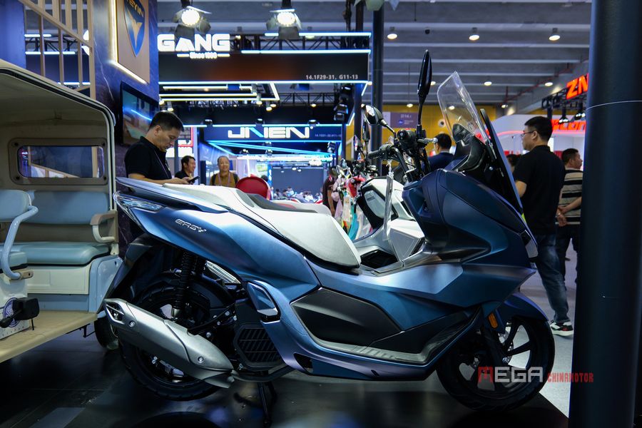 The 136th Canton Fair: Chinese Motorcycle Companies Shine with New Products and Global Ambitions The 136th Canton Fair: Chinese Motorcycle Companies Shine with New Products and Global Ambitions The 136th Canton Fair Chinese Motorcycle Companies Shine with New Products06