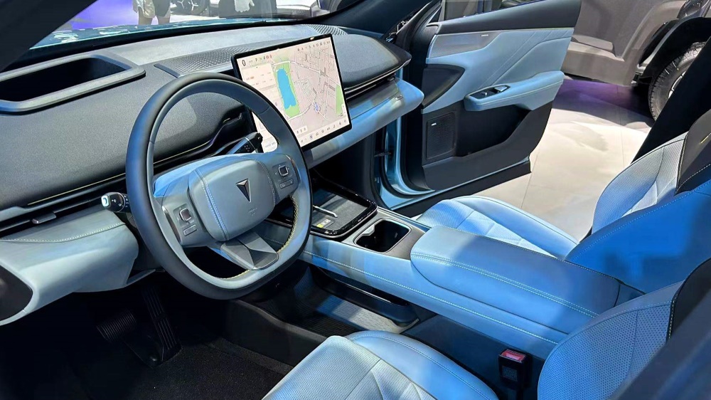 Интерьер кроссовера Changan Deepal S05 в Чэнду 2024 года