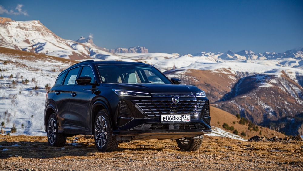 Тест-драйв Changan CS75 Plus, вид сбоку