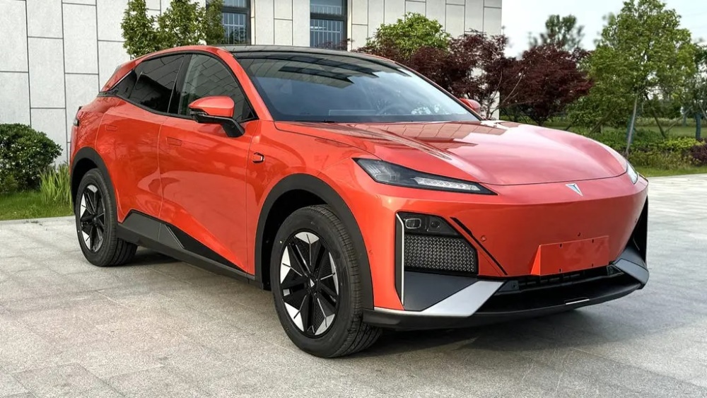 Changan Deepal S07 боковая передняя часть