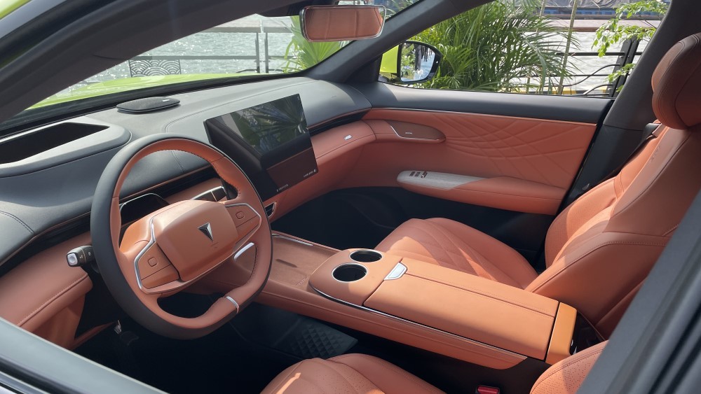 салон кроссовера Changan Shenlan S7 руль первого ряда мультимедиа