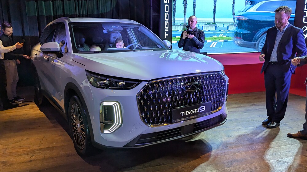 Chery Tiggo 9 в России презентация сбоку на перед