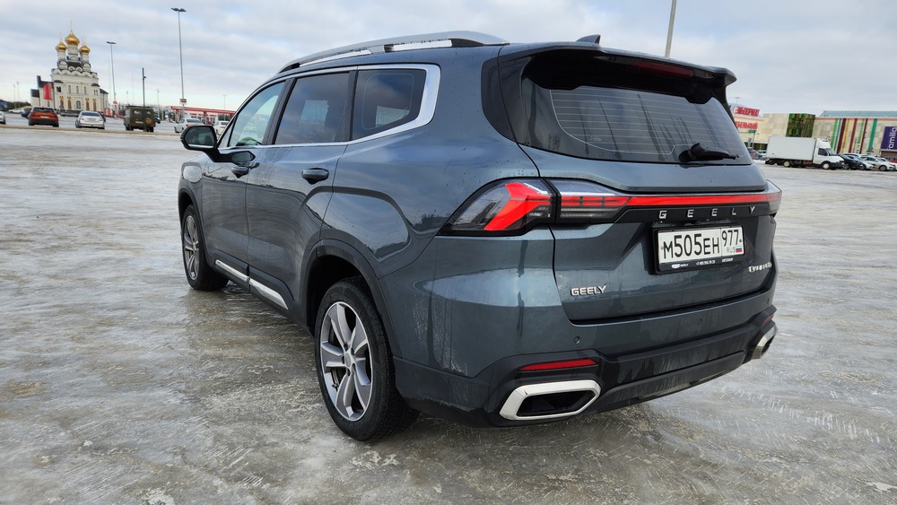 Тест задней части Geely Okavango