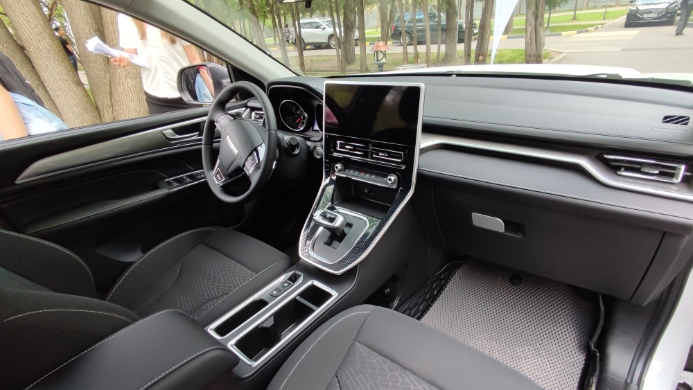 Haval M6 в Казахстане салон салона первый ряд