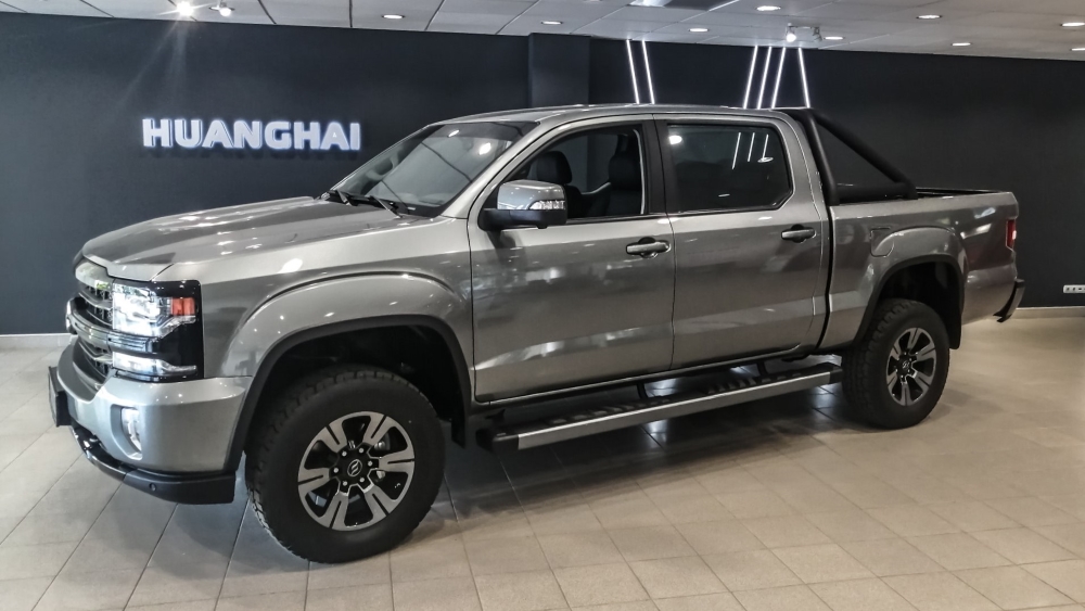 Боковые передние бамперы пикапа Huanghai N7