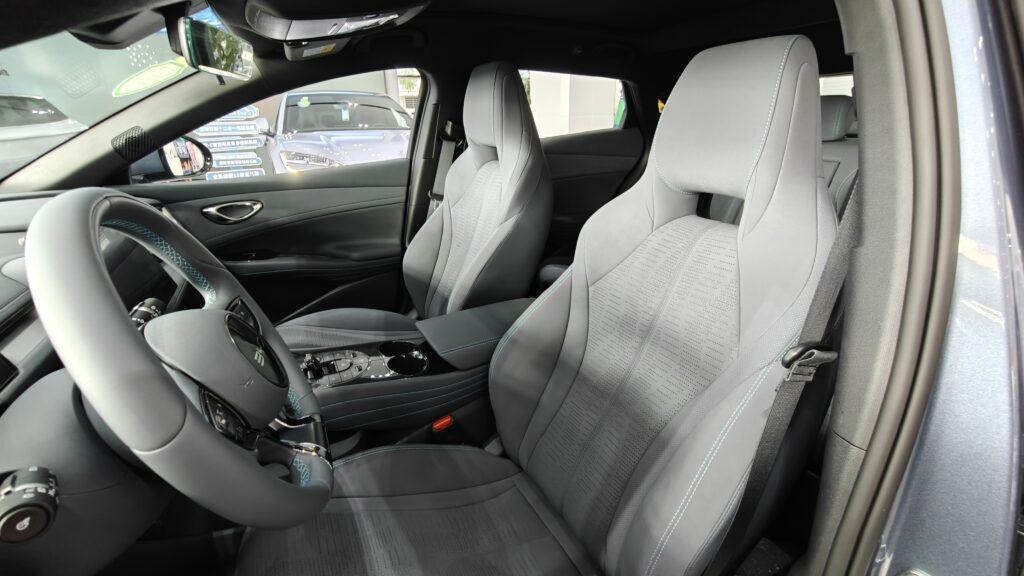 Большой тест-драйв нового хэтчбека BYD Seal 06GT, динамика вождения отзывчива и увлекательна.