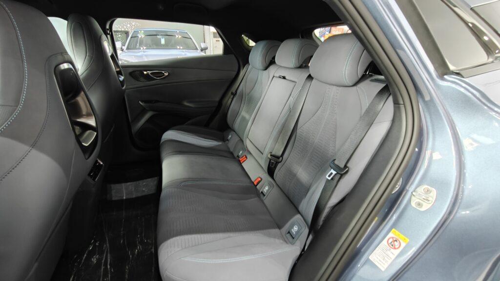 Большой тест-драйв нового хэтчбека BYD Seal 06GT, динамика вождения отзывчива и увлекательна.