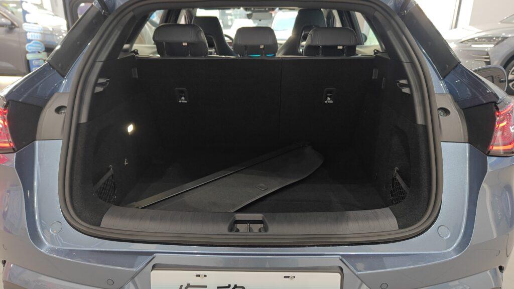 Большой тест-драйв нового хэтчбека BYD Seal 06GT, динамика вождения отзывчива и увлекательна.