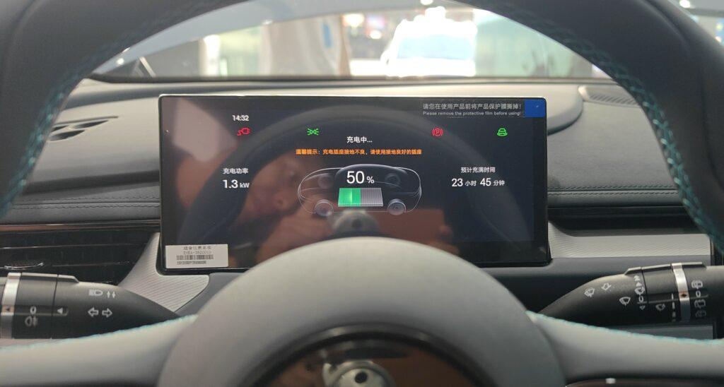 Большой тест-драйв нового хэтчбека BYD Seal 06GT, динамика вождения отзывчива и увлекательна.