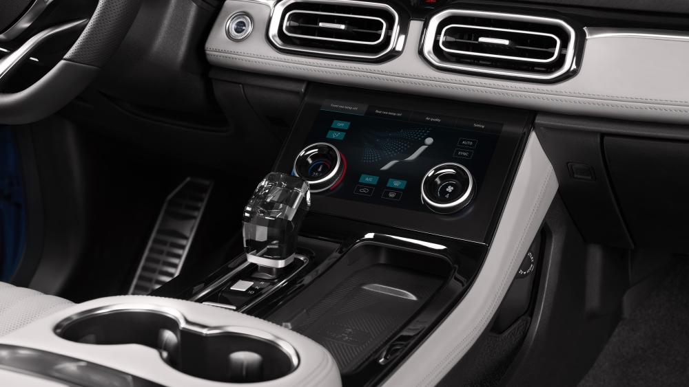 Интерьер кроссовера Soueast S07