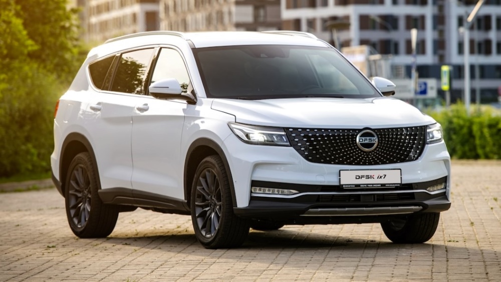 Кроссовер Dongfeng DFSK ix7 передняя сторона