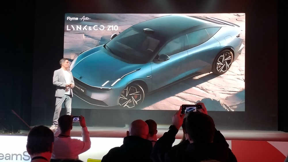 Презентация автомобиля Lynk & Co Z10 в России DreamSmart слайд