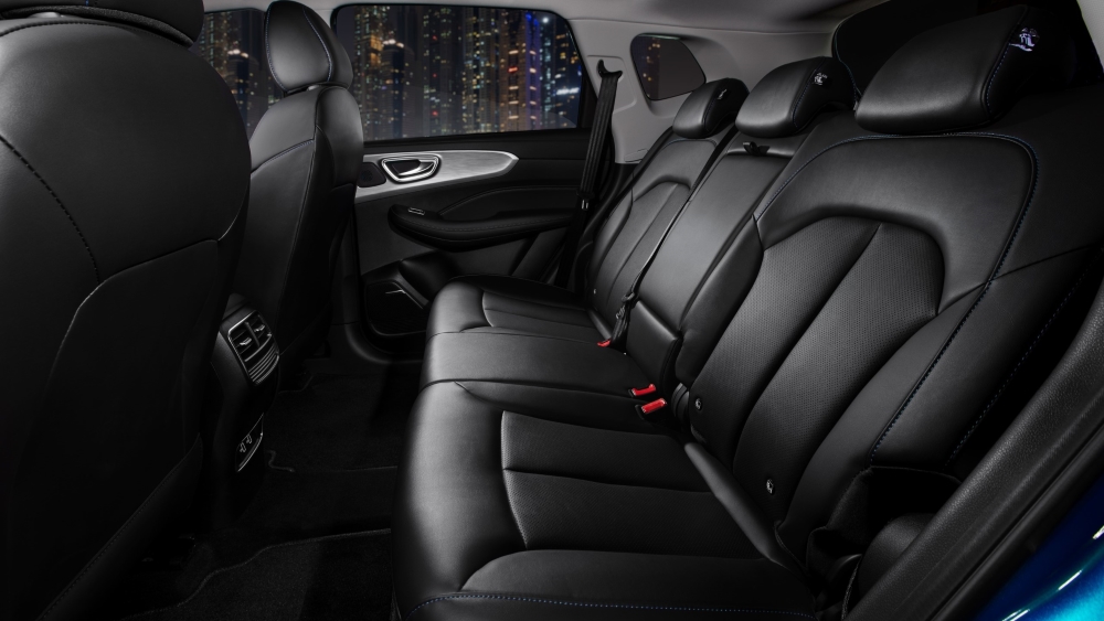 MG RX5 для России салон салон второй ряд сидений