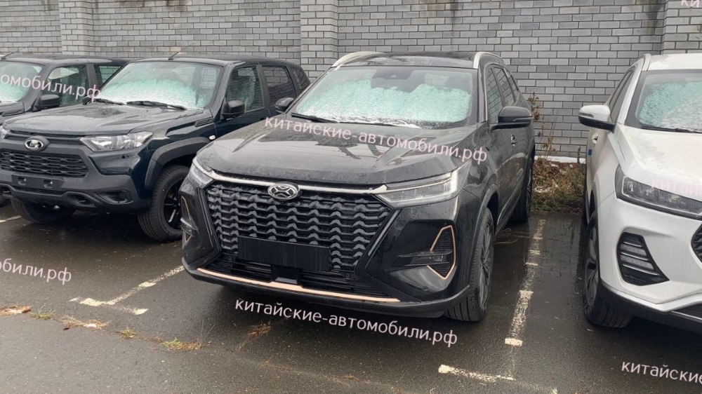 кроссовер xcite x-cross 8 в Москве сбоку спереди