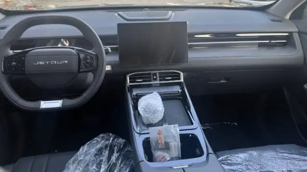Обновленный интерьер кроссовера Jetour Dashing