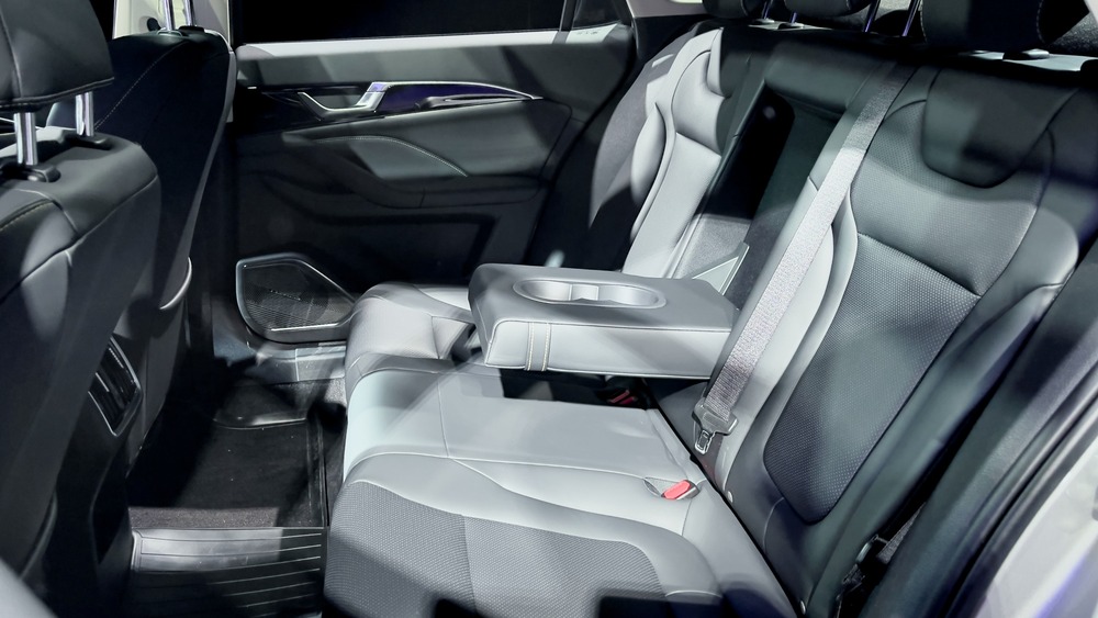 Лифтбек Bestune B70 презентация салона салон второго ряда сидений