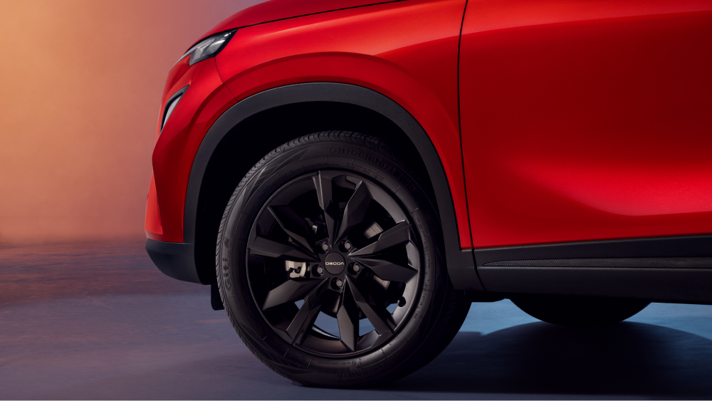 Кроссовер omoda c5 обновил переднюю красную сторону старт продаж в России комплектации цены