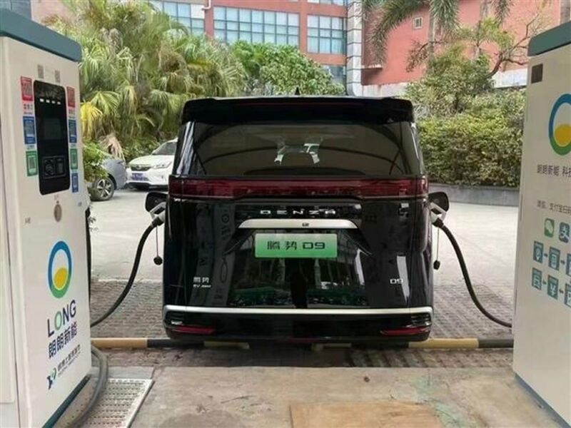 BYD Han L будет оснащен двойной зарядкой, обеспечивающей заряд SoC от 16% до 100% за 24 минуты даже при -30°C