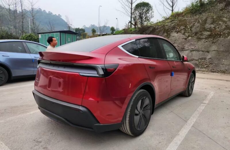 Новая Tesla Model Y поступила в магазины Китая