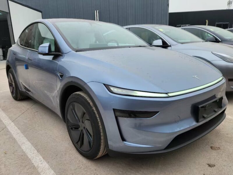 Новая Tesla Model Y поступила в магазины Китая
