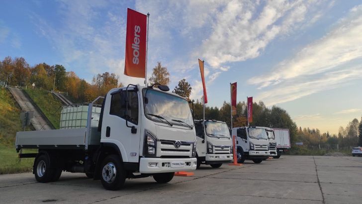 Продажа новых домашних автомобилей началась в России. Сколько вы стоите?