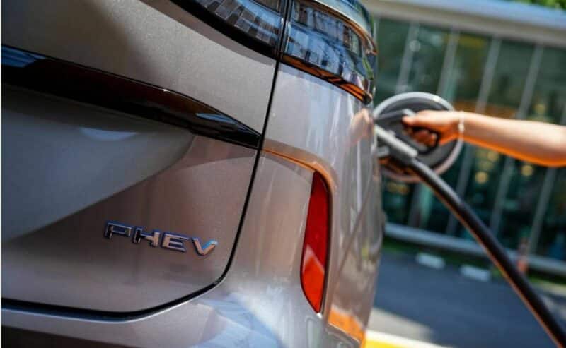 2025 Haval H6 Right-Hand Drive для зарубежного рынка дебютирует 26 марта в автосалоне в Таиланде
