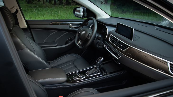 Интерьер Dongfeng 580 Интерьер Dongfeng 580