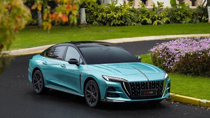 Новый лифтбэк премиум -класса Hongqi был впервые замечен в России. В начале продажи Новый Hongqi Premium -Sleiftback был впервые замечен в России. В начале продажи