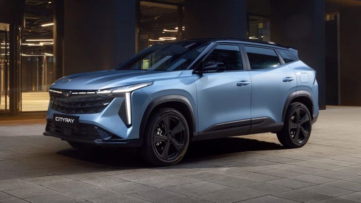 Geely обновит свой городской кроссовер, который продается в России. Как он изменится Geely обновит свой городской кроссовер, который продается в России. Как он изменится