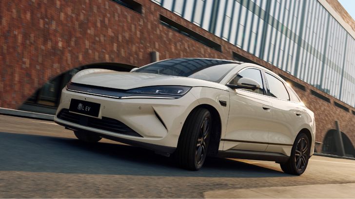 Продажа нового седана, который дешевле, чем Продажа нового седана, который дешевле, чем