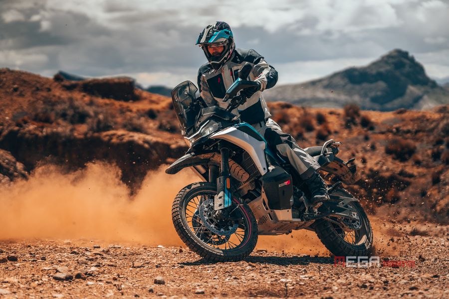 CFMOTO 800MT-X не оставляйте места неисследованным CFMOTO 800MT-X не оставить места неисследованного 800 млн. Х. x Outdoor 73