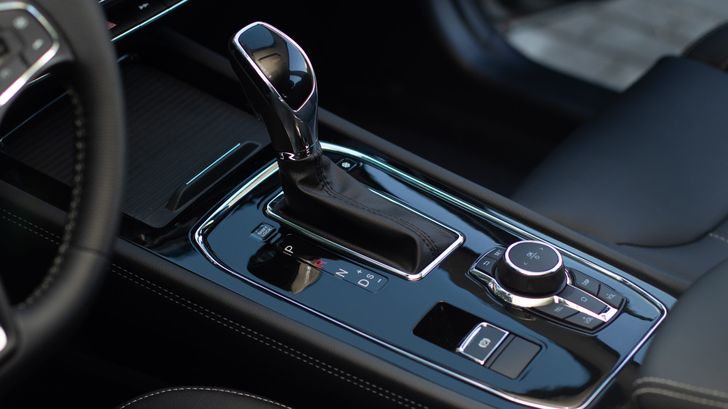 Интерьер Dongfeng 580 Интерьер Dongfeng 580