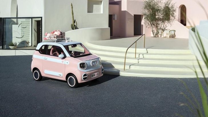 Новый электромобиль представлен с искусственным интеллектом, который дешевле, чем  Новый электромобиль представлен с искусственным интеллектом, который дешевле, чем