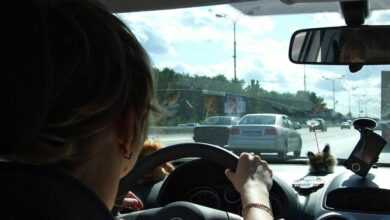 Российские женщины начали чаще пользоваться автомобилями