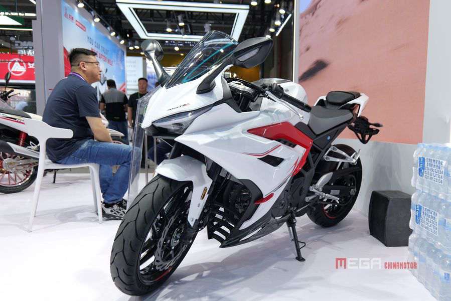 Новые китайские спортивные гоночные модели | Основные моменты 137 -й ярмарки Кантон (весна 2025 года) Новые китайские спортивные гоночные модели | Основные моменты 137 -й кантонской ярмарки (2025 г. весна) Новые китайские спортивные гоночные модели.