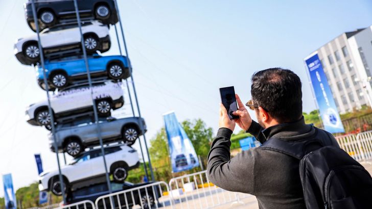 Новый кроссовер Шери прошел чрезвычайные доказательства с давлением 11,5 тонн