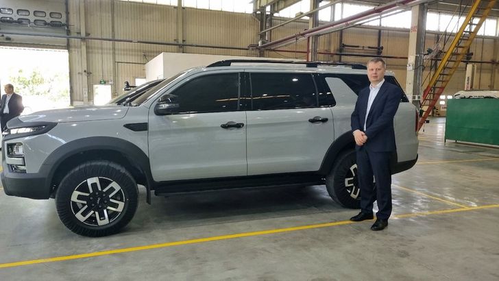 UAZ начинает публиковать совершенно новый семейный внедорожник. Первые фотографии машины UAZ начинает публиковать совершенно новый семейный внедорожник. Первые фотографии машины