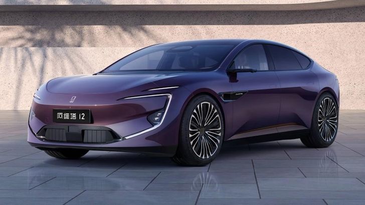 Появится элегантный автомобиль в России, на котором работали эксперты Fendi и Dior.