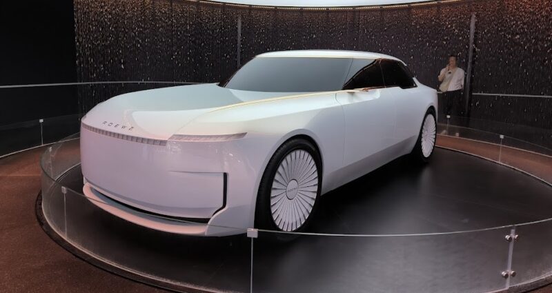 ROEWE SAIC представляет концептуальный автомобиль «Жемчужина», разработанный бывшим руководителем дизайна Rolls-Royce