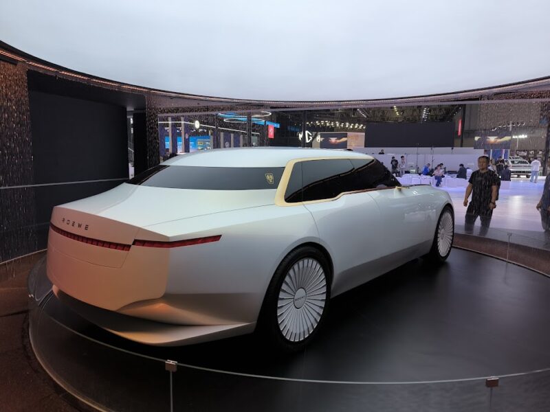 ROEWE SAIC представляет концептуальный автомобиль «Жемчужина», разработанный бывшим руководителем дизайна Rolls-Royce