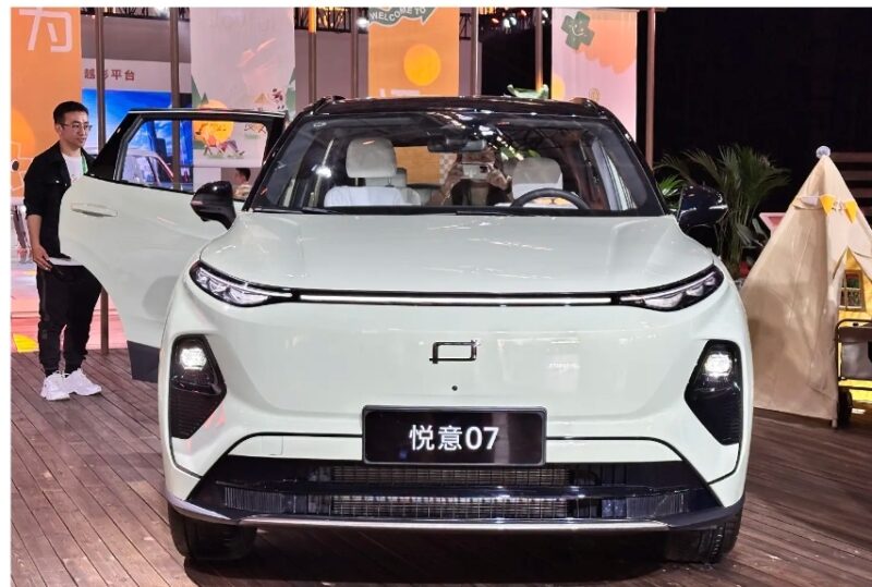 В Китае представлен гибридный автомобиль FAW Bestune Yueyi 07 PHEV с реальным запасом хода 1754,5 км, стоимостью 13 900 долларов США.
