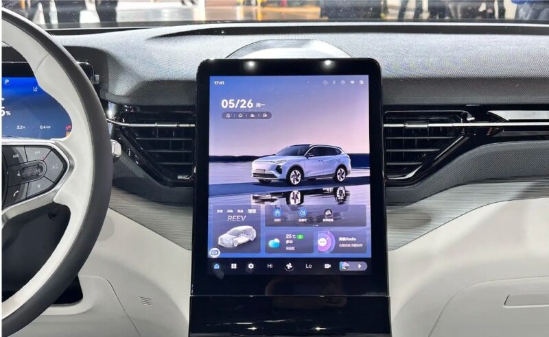 В Китае представлен гибридный автомобиль FAW Bestune Yueyi 07 PHEV с реальным запасом хода 1754,5 км, стоимостью 13 900 долларов США.
