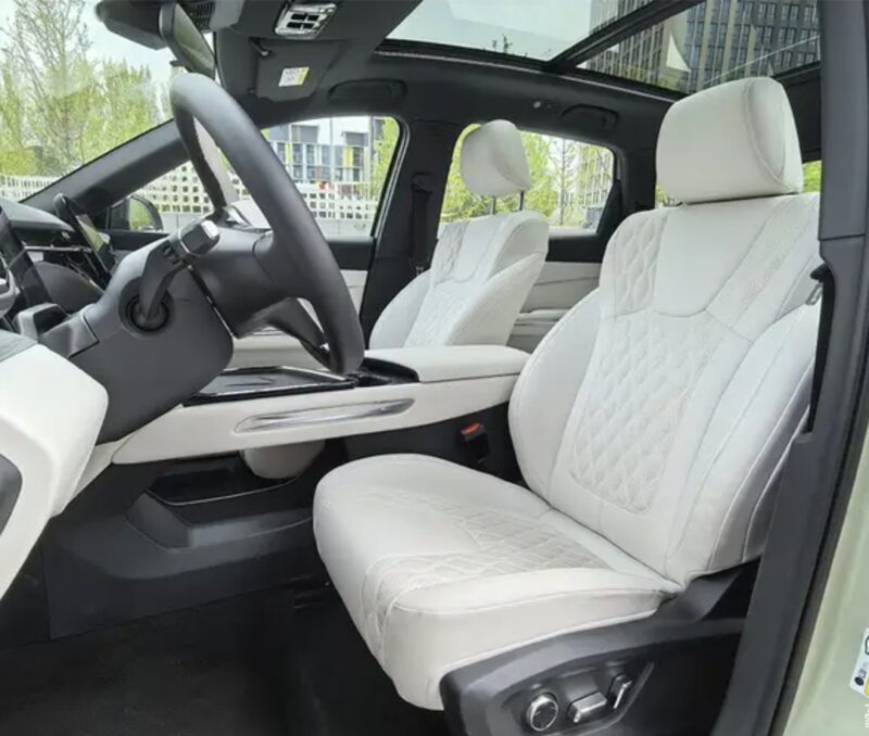 В Китае представлен гибридный автомобиль FAW Bestune Yueyi 07 PHEV с реальным запасом хода 1754,5 км, стоимостью 13 900 долларов США.
