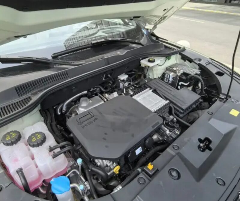 В Китае представлен гибридный автомобиль FAW Bestune Yueyi 07 PHEV с реальным запасом хода 1754,5 км, стоимостью 13 900 долларов США.