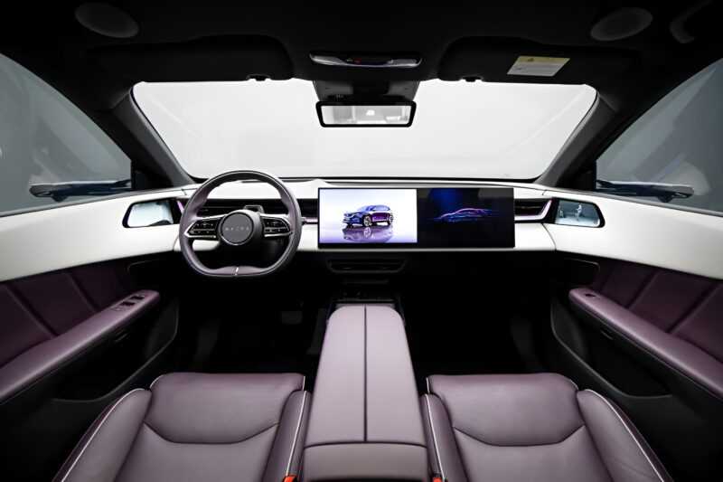 Кроссовер Mazda EZ-60 достиг 18 000 предварительных заказов на переполненном китайском рынке