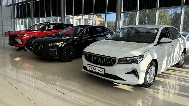 Названы самые популярные китайские седаны в России